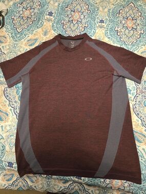 Oakley Men's Maroon and Gray Short Sleeve Performance Shirt